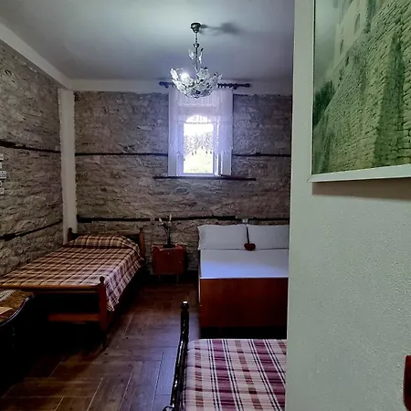 House 3* Gjirokastër