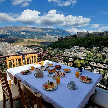 Celo's House Gasthof Gjirokastër