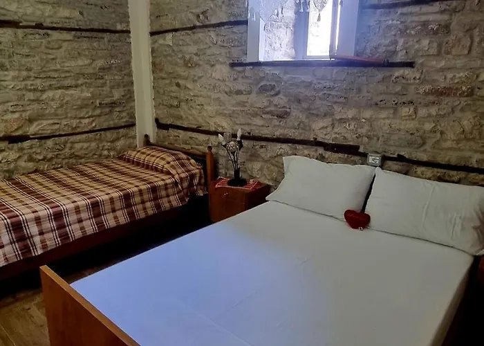 Celo's House Gasthuis Gjirokastër