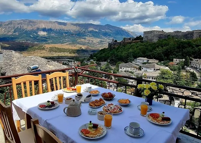 Celo's House Gasthuis Gjirokastër